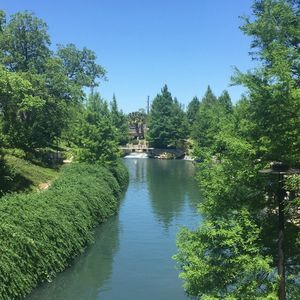 Meet your Posher, Dania